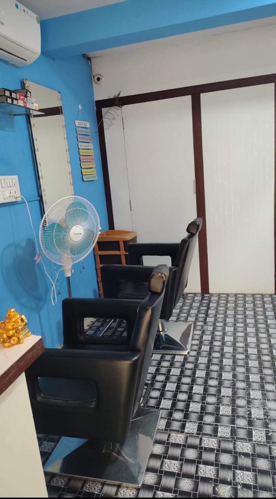 Inside Eleggançe Salon & Spa Monti in Bangalore